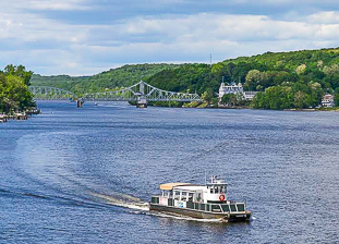 Connecticut River cruises (Haddam)